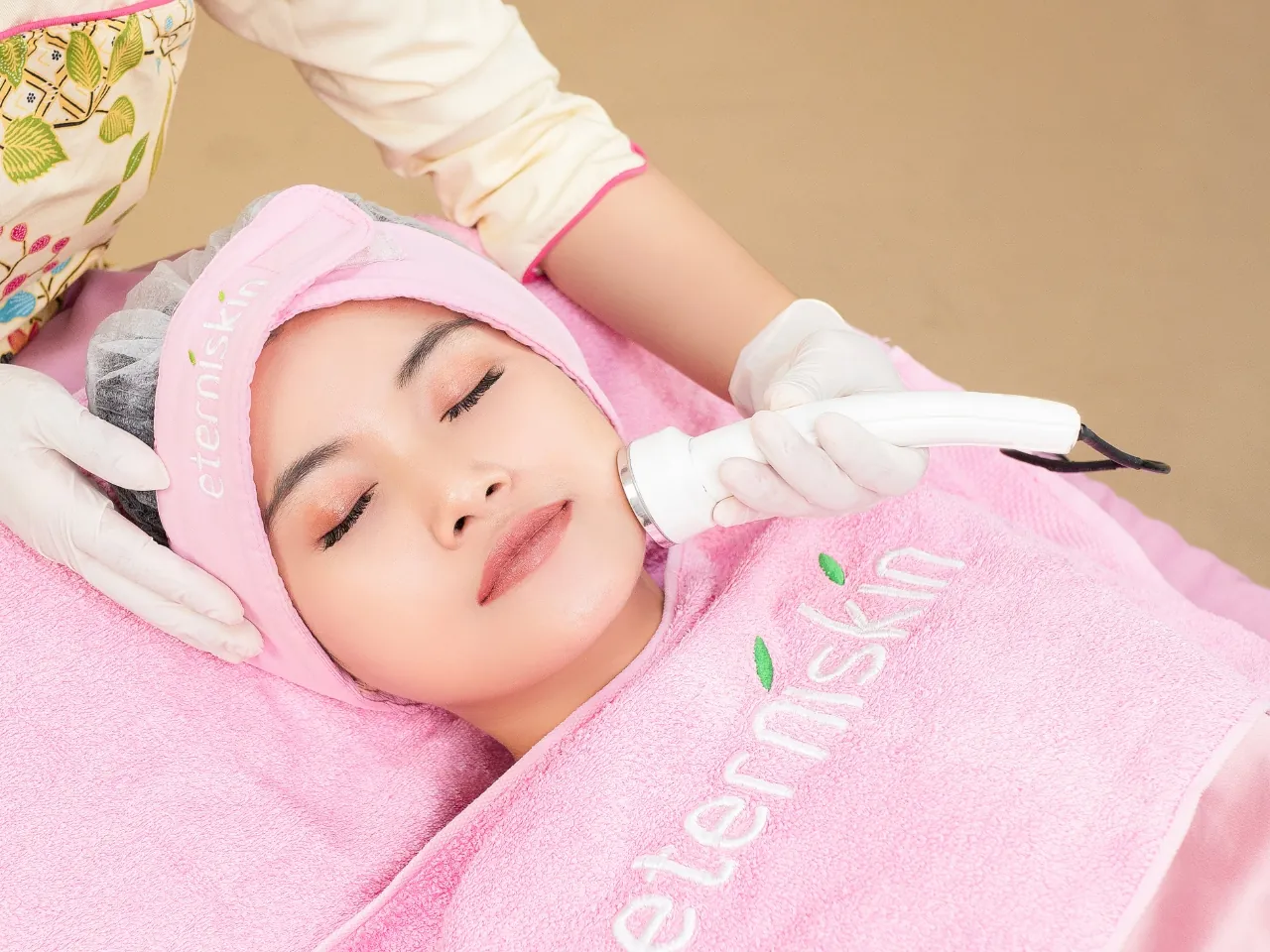 eterniskin-detox-glow-treatment