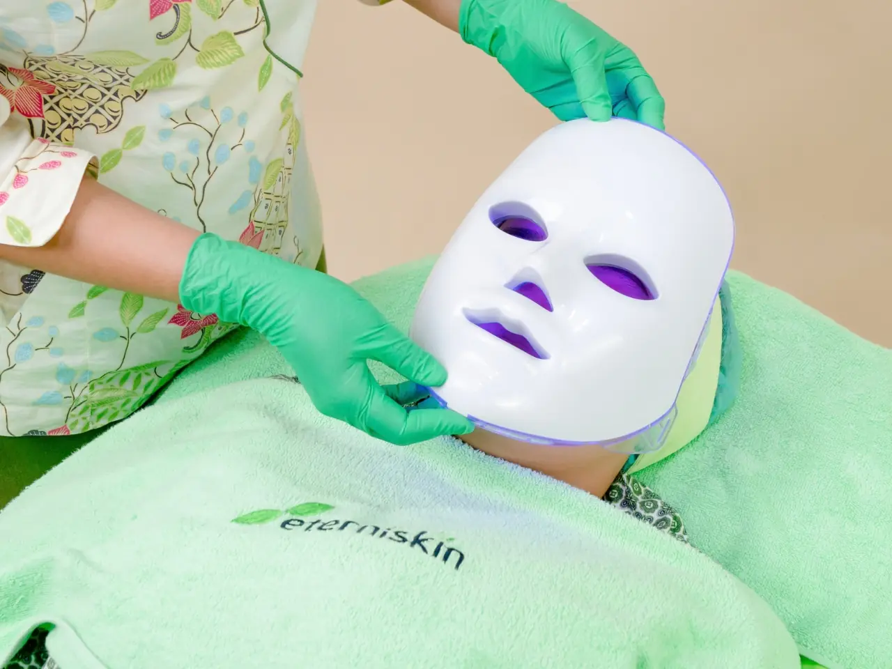 eterniskin-facial-eterni-light-plus