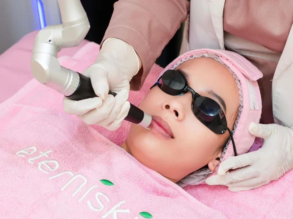 eterniskin-pico-lip-laser