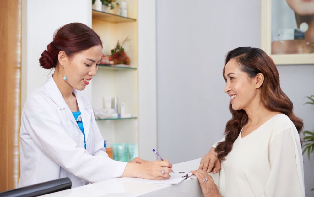 Konsultasi Skin Booster Dulu, Kenapa Penting & Apa yang Dinilai Dokter?