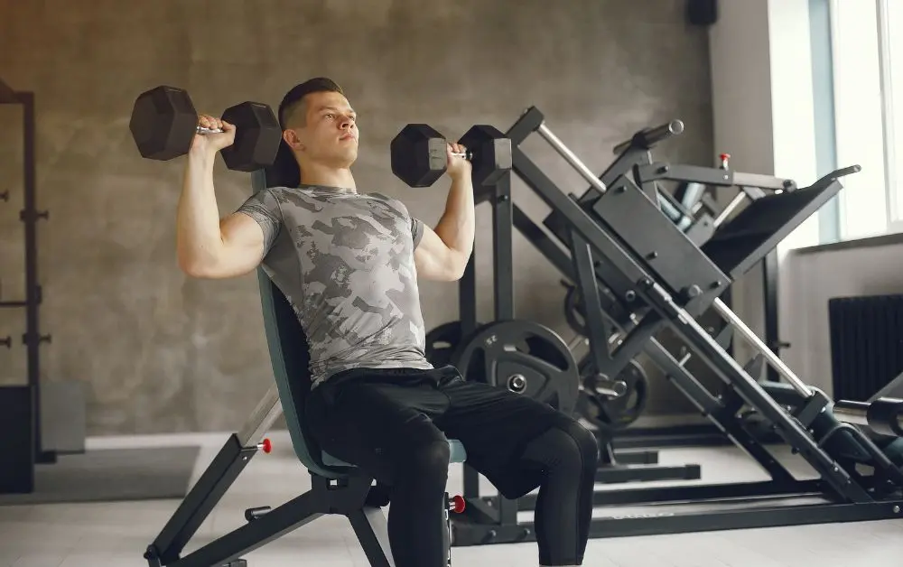 latihan kekuatan atau angkat beban